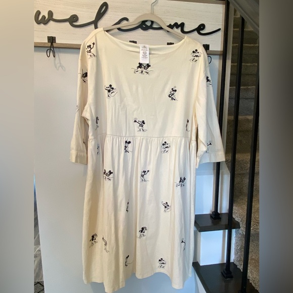 Disney Dresses & Skirts - Disney Cream and Black Dress